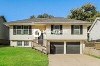 Building Photo - 4 Bedroom Pet-Friendly Home in KANSAS CITY, MO with Main Street Renewal