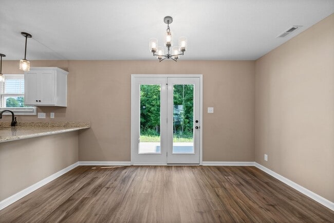 Building Photo - 3 Bedroom Home for Rent!