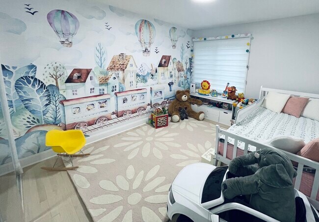 Building Photo - 952 E Old Willow Rd