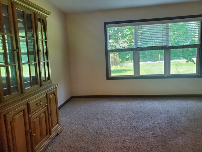 Building Photo - 2541 58th St