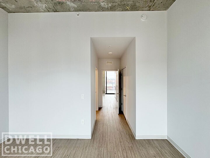Building Photo - 4505 N Sheridan Rd