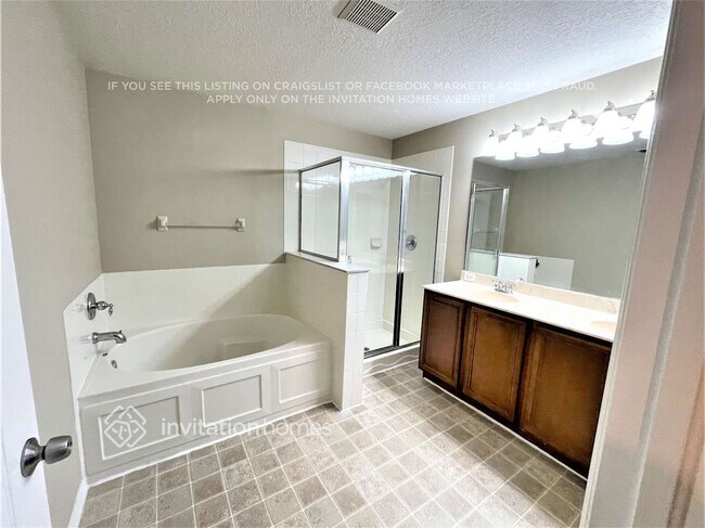 Building Photo - 9464 Leatherwood Ave