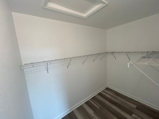 Building Photo - 4621 Belgian Ln