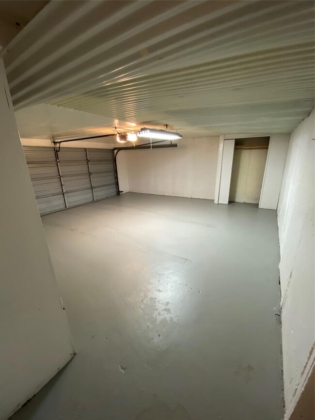 Building Photo - 14 Squirrel Hill