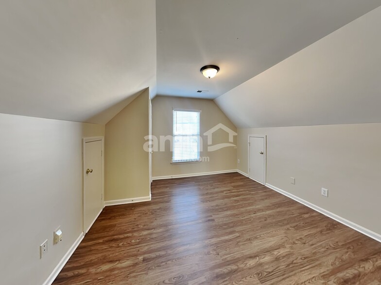 Building Photo - 8933 Coppermine Ln