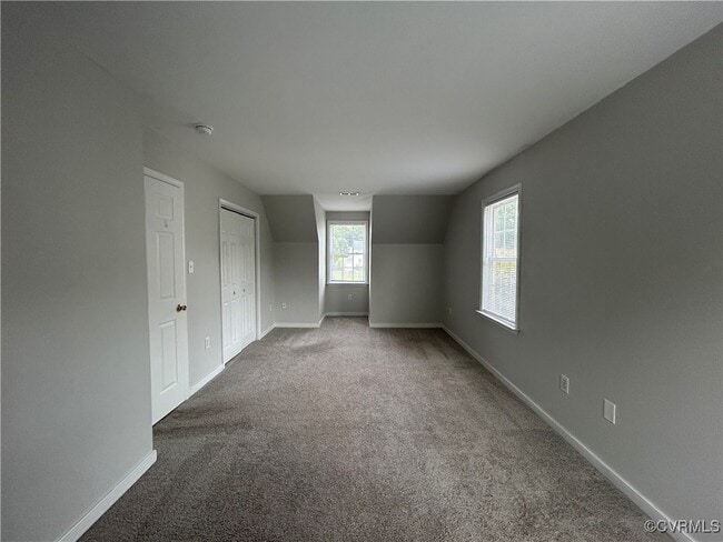 Building Photo - 317 Lake Crest Ct