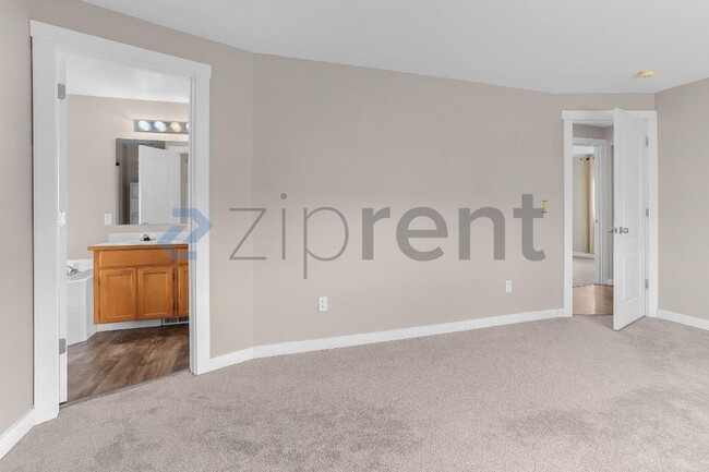 Building Photo - 1120 S 90th St Ct