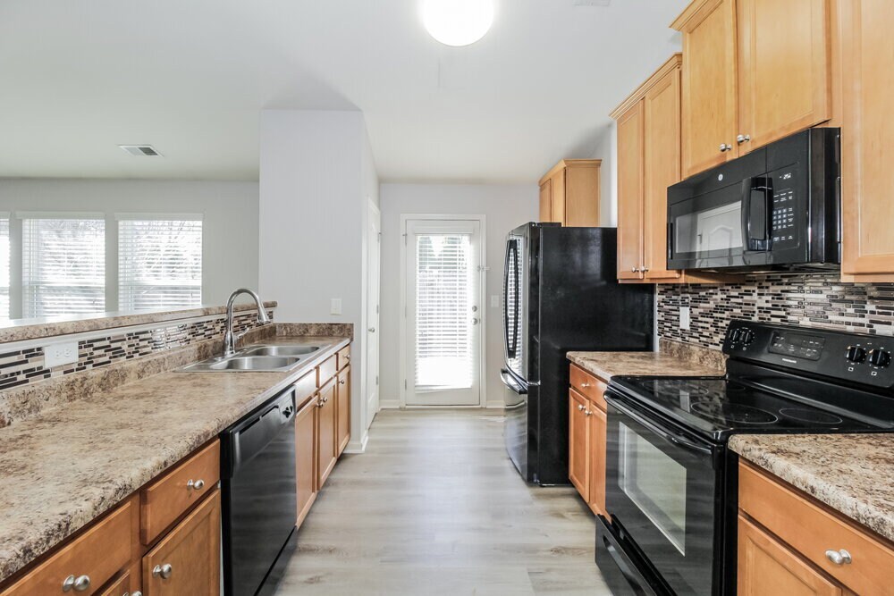 Building Photo - 162 High Point Way