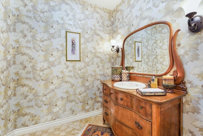 Building Photo - 13611 Deering Bay Dr