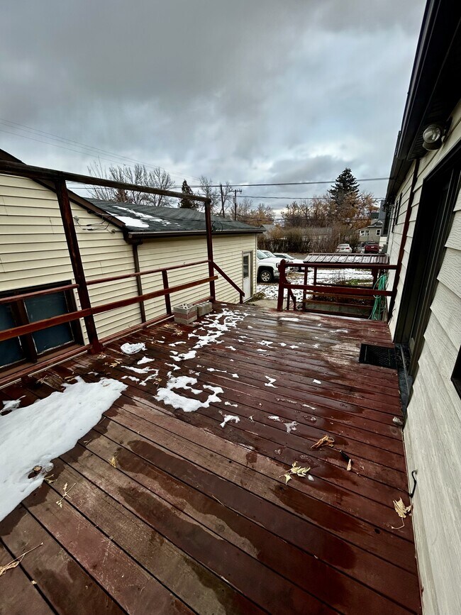 Building Photo - 805 S Atlantic St