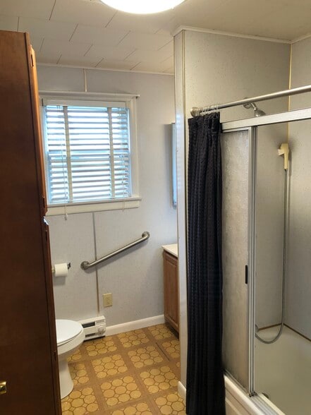 Building Photo - 537 N Derr Dr