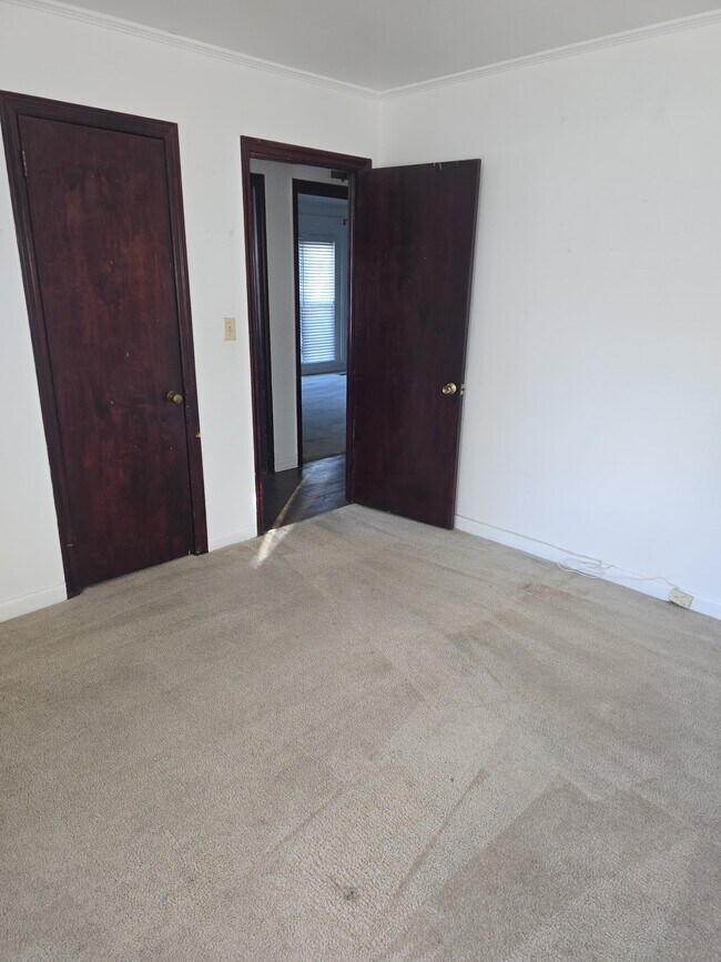 Building Photo - 3422 Shenandoah Dr