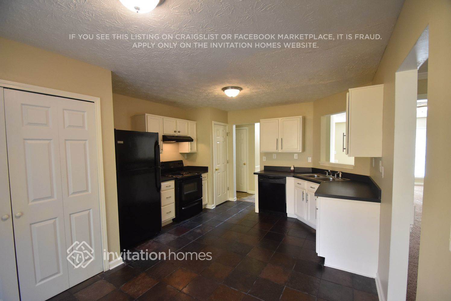 Building Photo - 1725 Stoneoak Cir