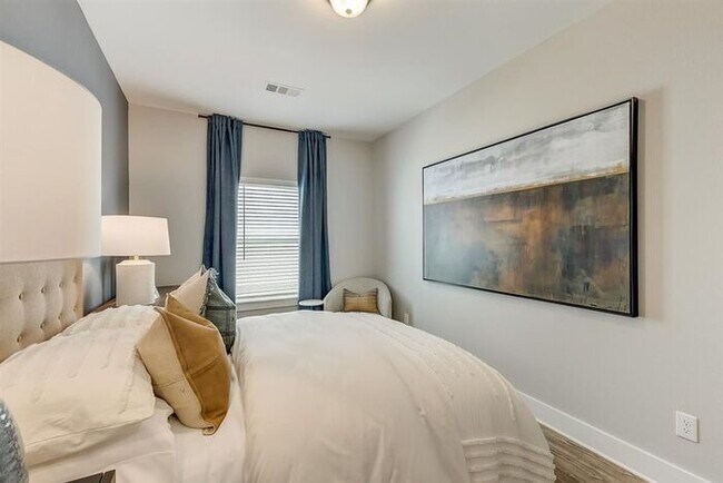 Building Photo - 4701 Pantheon Wy