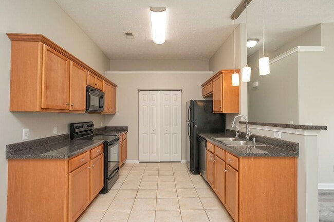 Building Photo - 564 Rose Cottage Cir