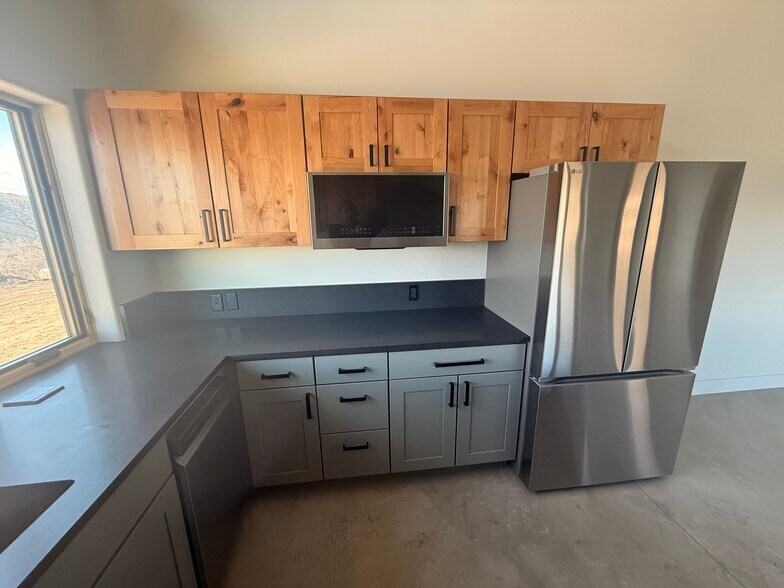 Small dishwasher - 1905 Bear Ridge Rd