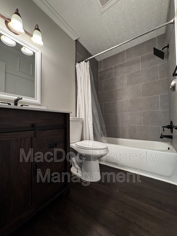 Building Photo - 7301 Drew Ln