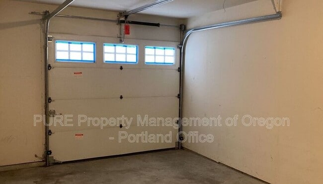 Building Photo - 15617 NE Milton Pl