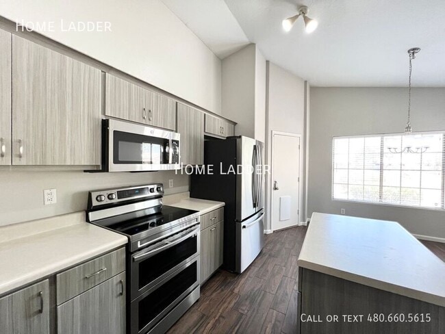 Building Photo - 1739 S Abilene Dr