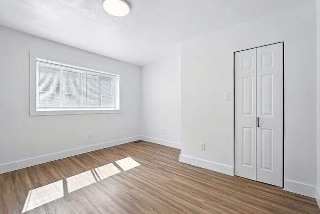 Building Photo - Modern Renovation - Sharpsburg