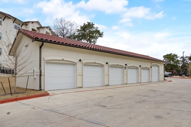 Building Photo - 12001 Heatherly Dr