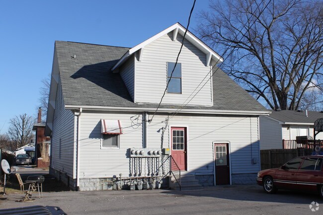Building Photo - 305 Bowman Ave