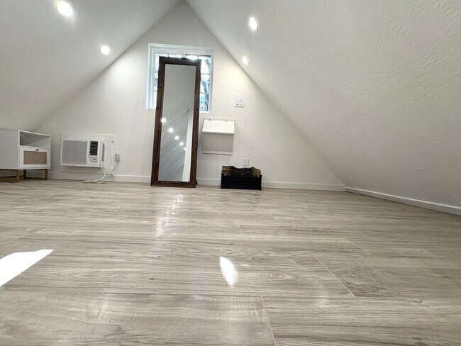 Building Photo - Stunning Home with Loft-Style ADU & Outdoor Amenities