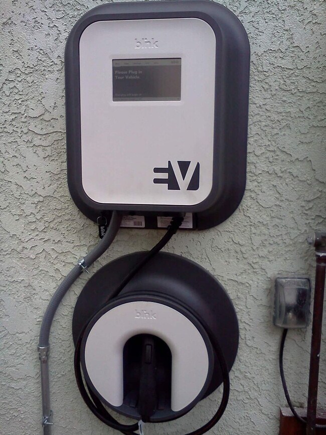 Building Photo - 3270 Cedar St