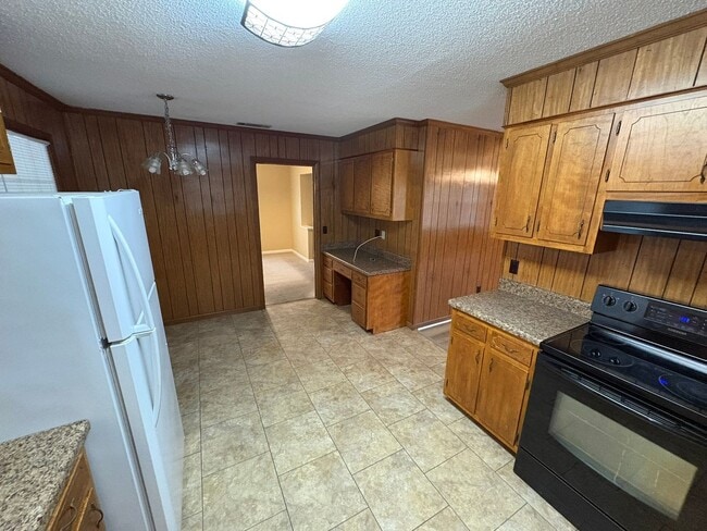 Building Photo - 107 Teressa Dr