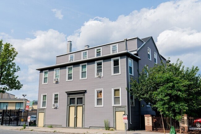 Building Photo - 193 Hampshire St