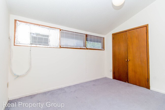 Building Photo - 1011 Southpark Dr