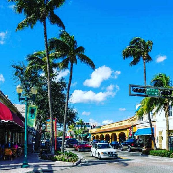 Building Photo - 1171 W Magnolia Cir