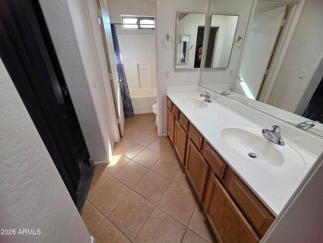 Building Photo - 10617 W Coronado Rd