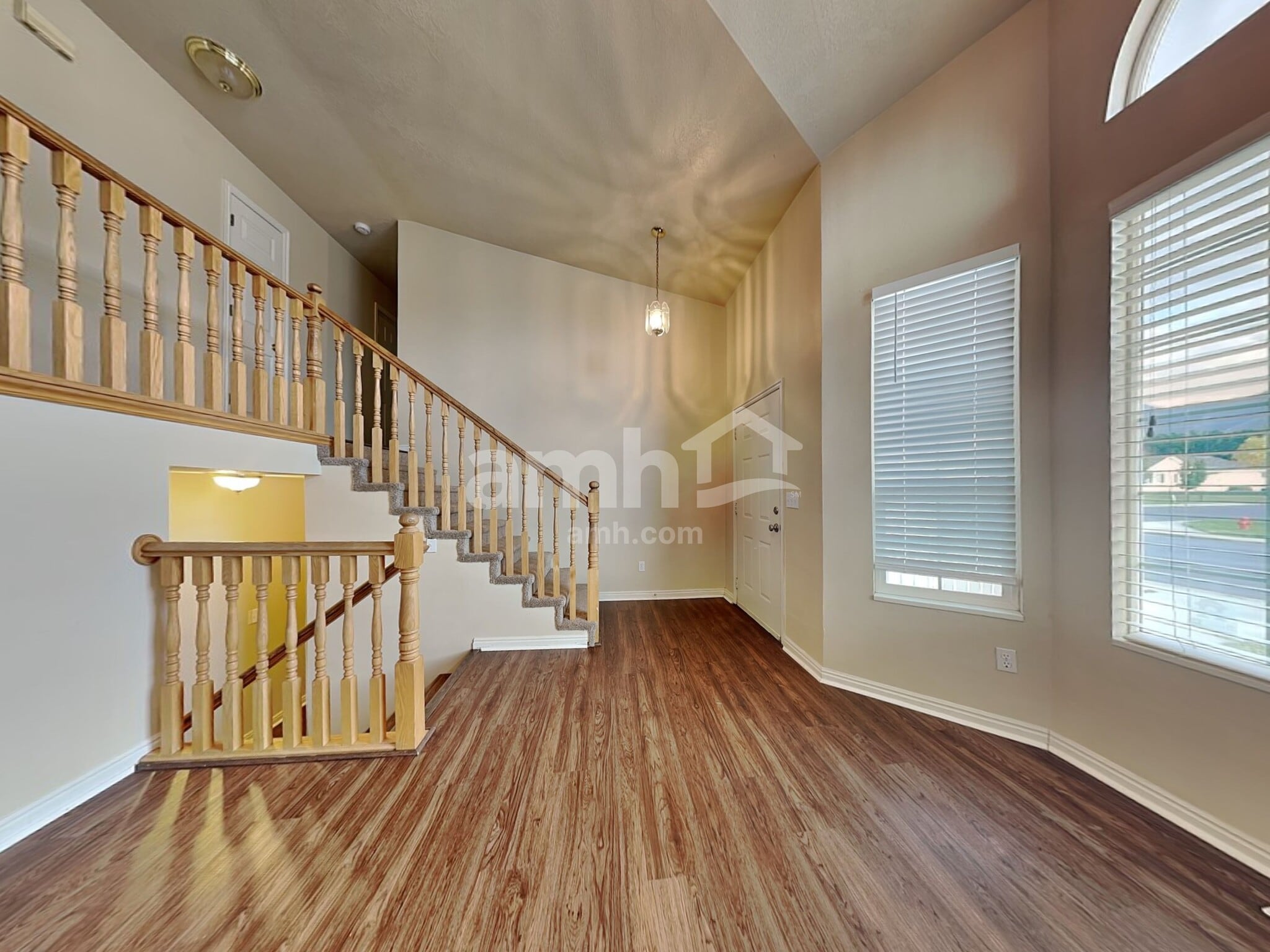 Building Photo - 1365 E 150 S