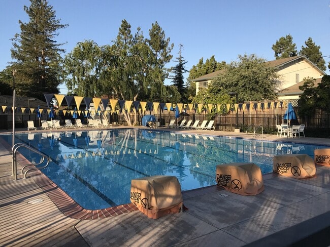 Building Photo - Belwood