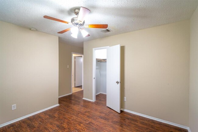 Building Photo - 1815 Ripple Creek Dr