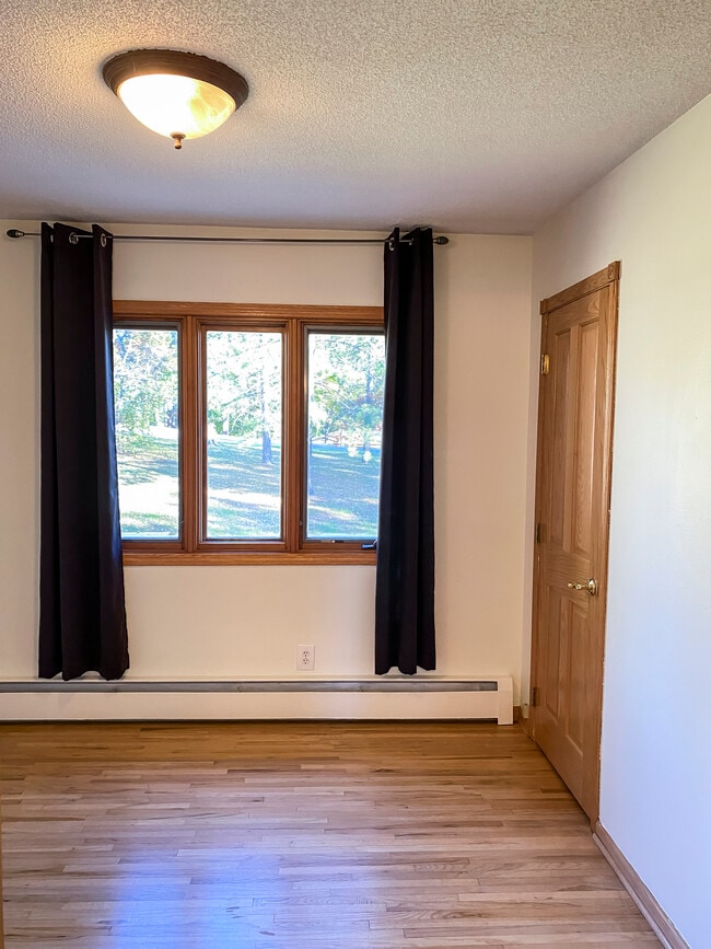 Bedroom 3 - 1606 S Lake Irving Dr SW