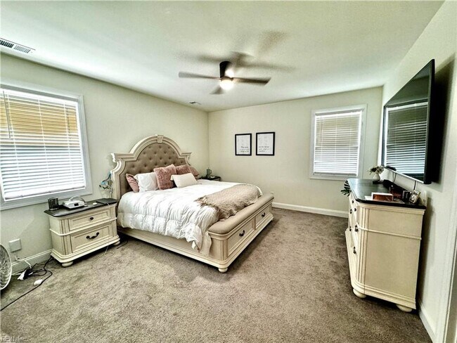 Building Photo - Stunning Modern Haven