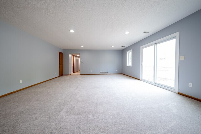 Building Photo - 16920 81st Pl N