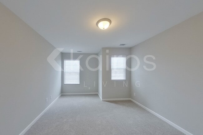 Building Photo - 933 Silent Barge Cv