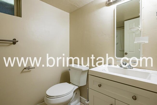Building Photo - 2393 E 3000 S