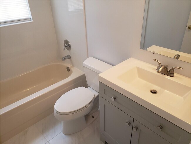 Building Photo - 12252 Royal Palm Blvd