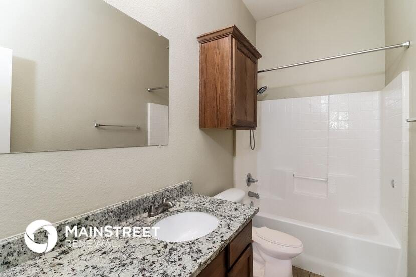 Building Photo - 247 Edison Ln