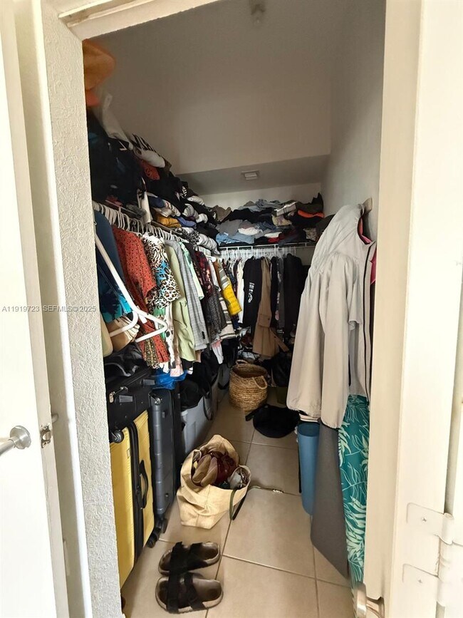 Building Photo - 36 NW 6th Ave