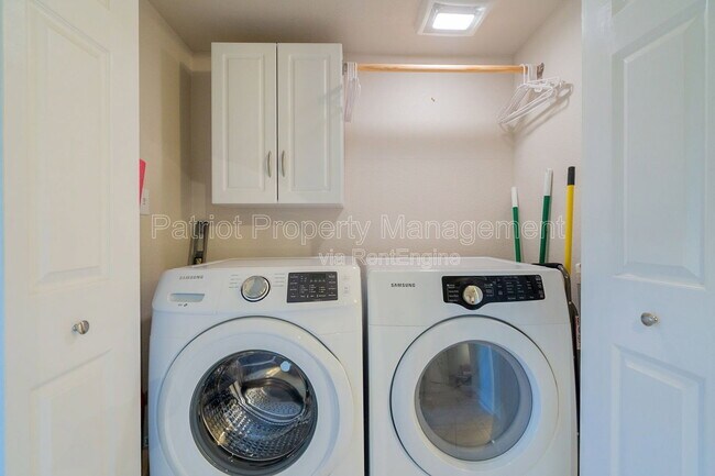 Building Photo - 6885 E Cochise Rd