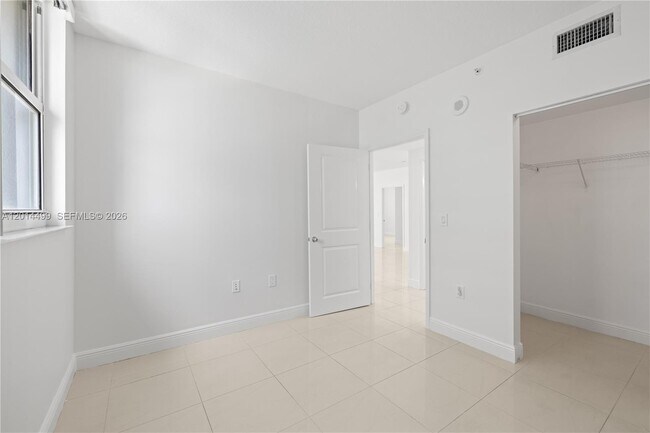 Building Photo - 1250 S Miami Ave