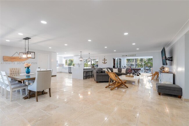 Building Photo - 3010 NE 58th St