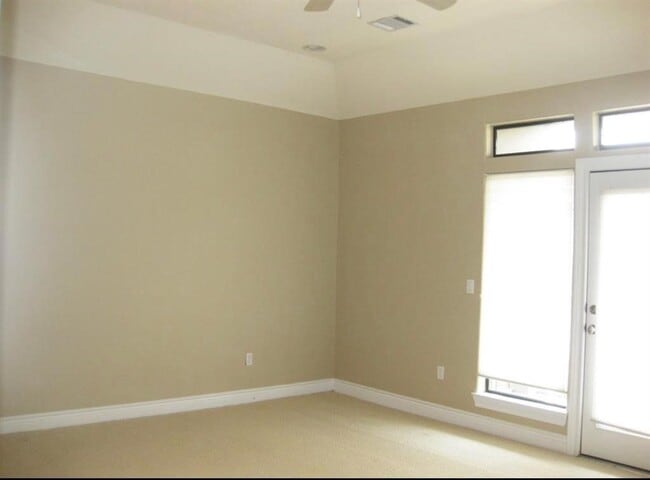Building Photo - 1623 Stuart St