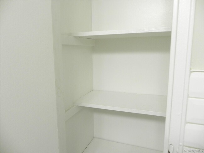 Building Photo - 1 Consulate Dr