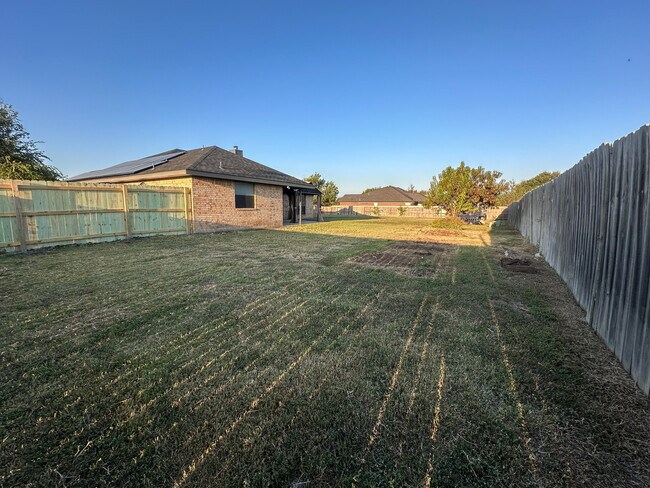 Building Photo - 2701 Littlepine Dr